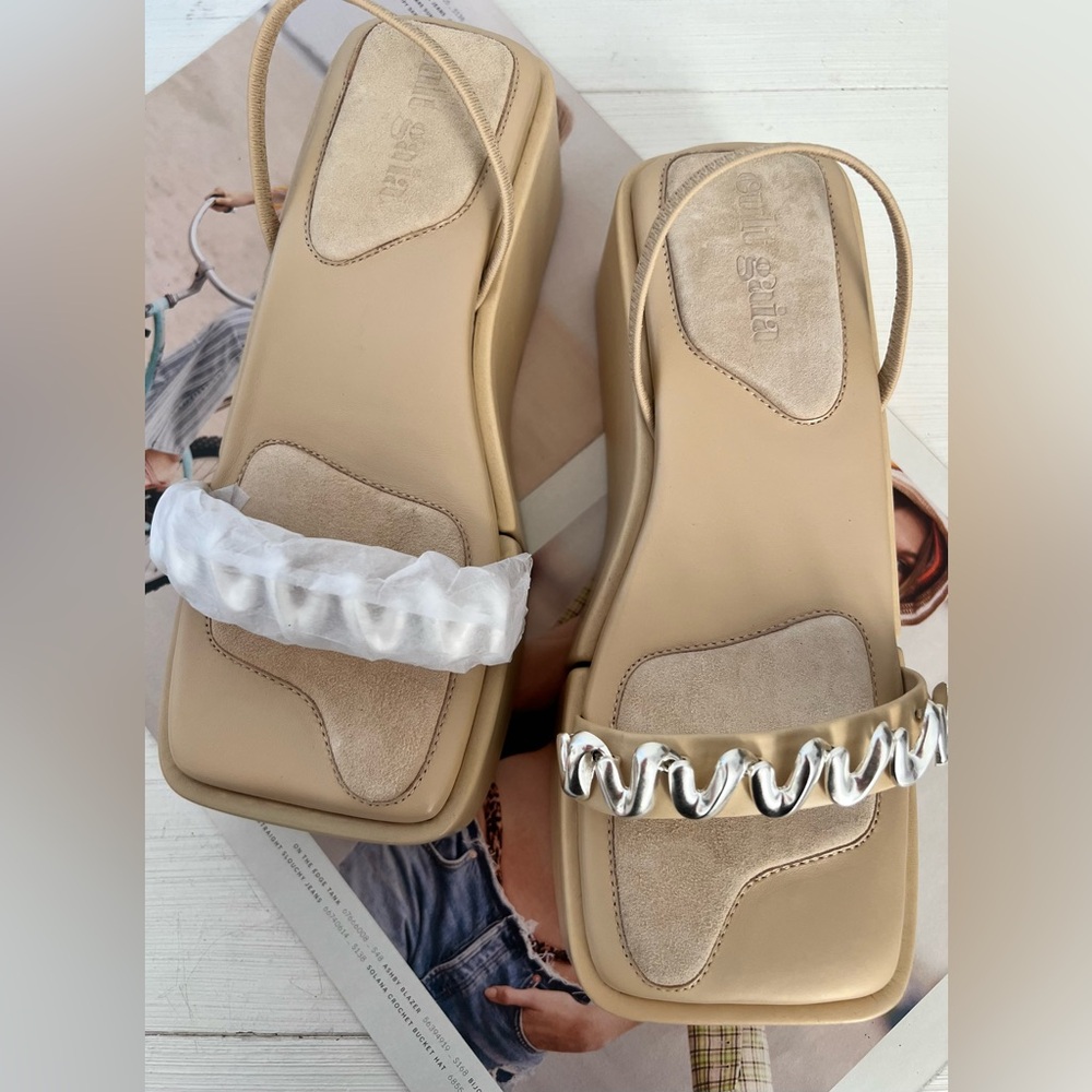 Cult Gaia Elegant Beige Platform Sandals - Picture 3 of 8
